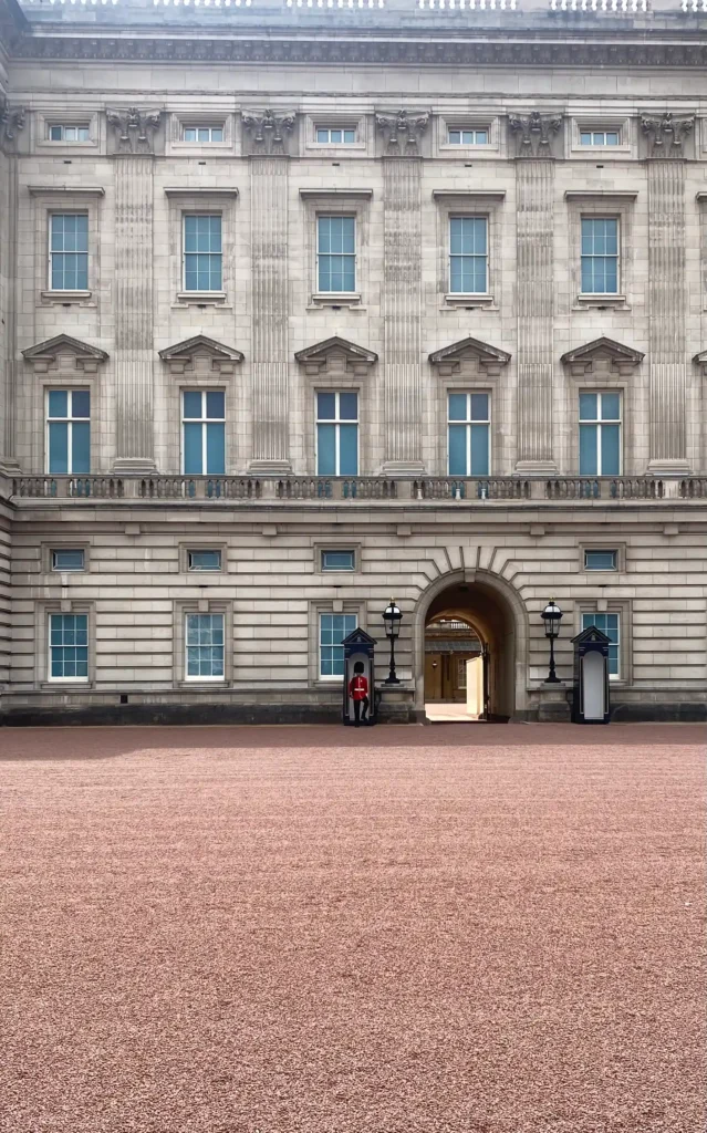 bucking ham palace changing of the guard 2 day london itinerary